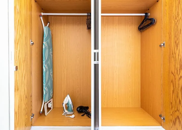 Apartment Yellow Canvas - 2-br & Balcony In *