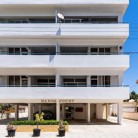 דירה Yellow Canvas - 2-br & Balcony In