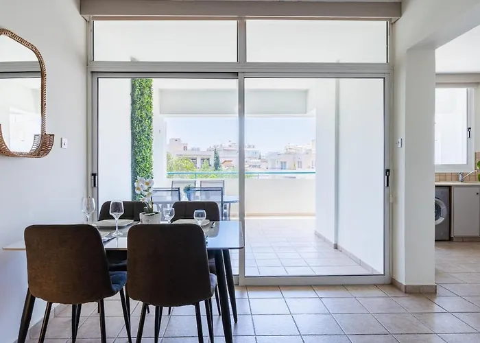 Yellow Canvas - 2-br & Balcony In Apartament *